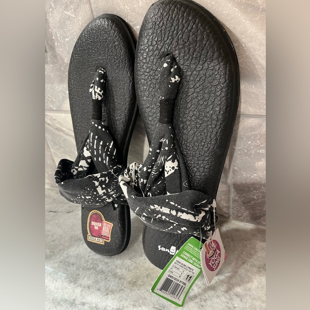Sanuk Women's Black and White Yoga Mat Sandals NWT smoke & pet free home🌸 - Picture 10 of 14
